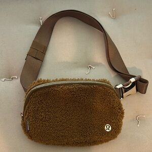 Lululemon Everywhere Belt Bag 1L in Fleece Burnt Caramel